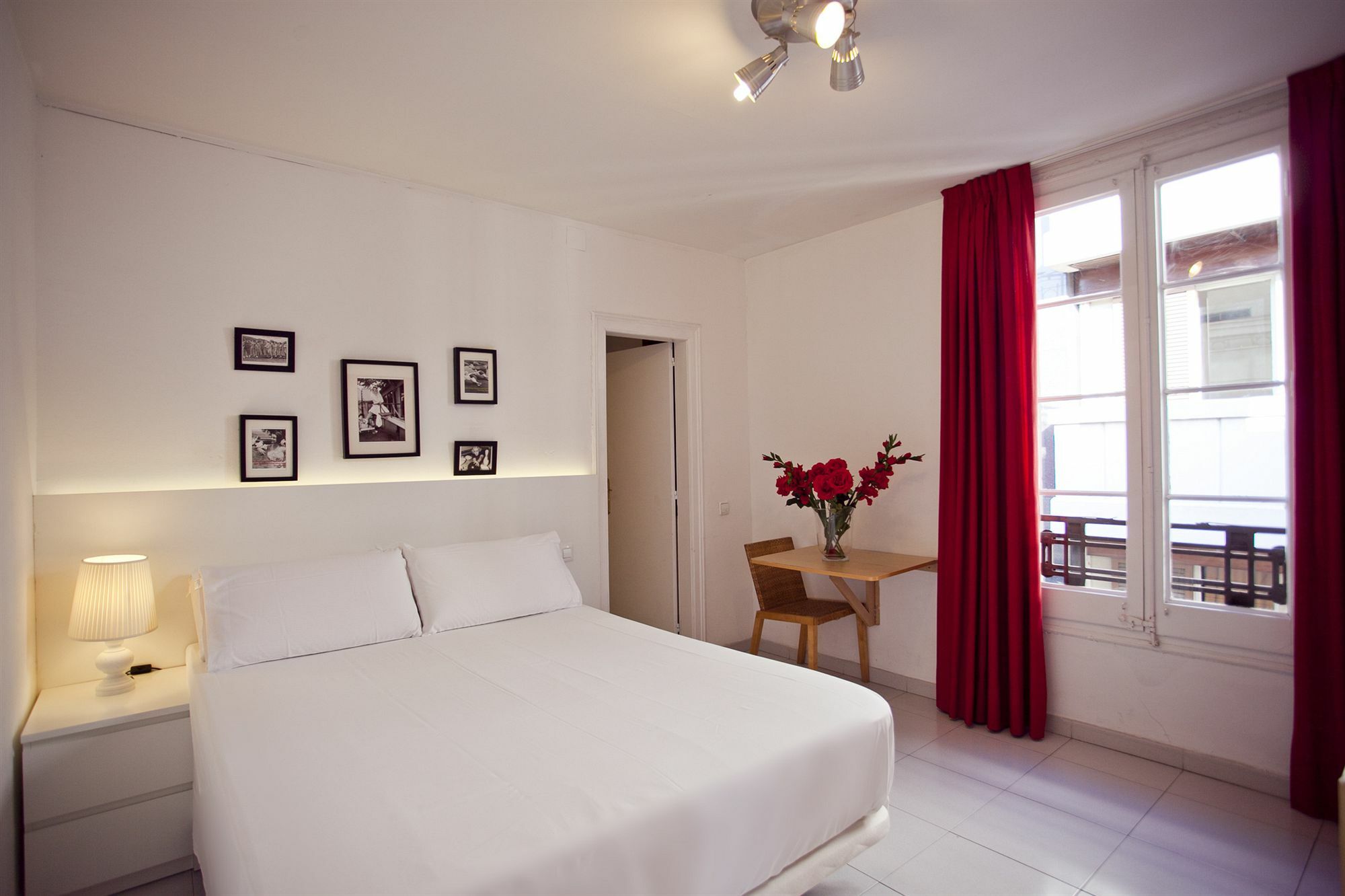 Ramblas Apartments Barcelona Exterior photo